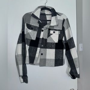 B&W fleece shirt jacket. Small.
